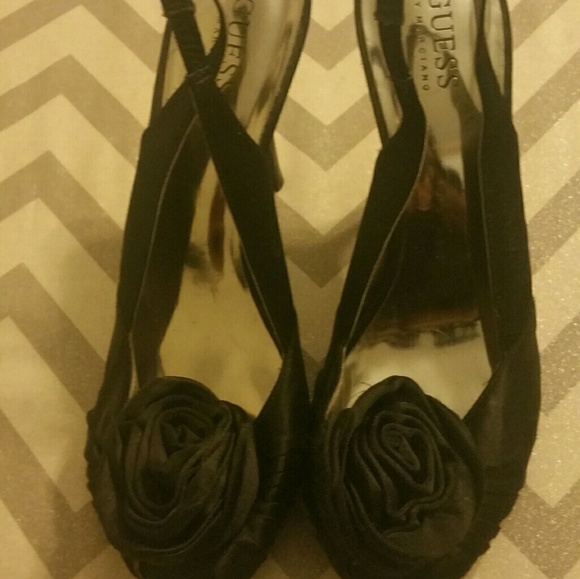 Guess - Picture 2 of 3